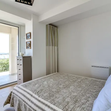 0349 Pino Alto, 9p. Sainte-maxime, Var
