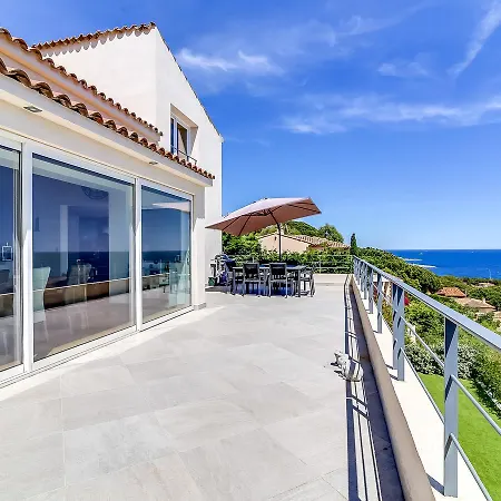 0349 Pino Alto, 9p. Sainte-maxime, Var